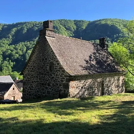 Le Chevalier - Maison Et Jardin Face A La Montagne Feriehus